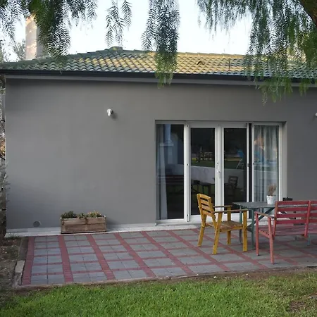 Pool Guesthouse Corinth Exterior photo