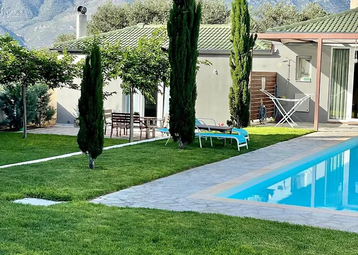 Pool Guesthouse
