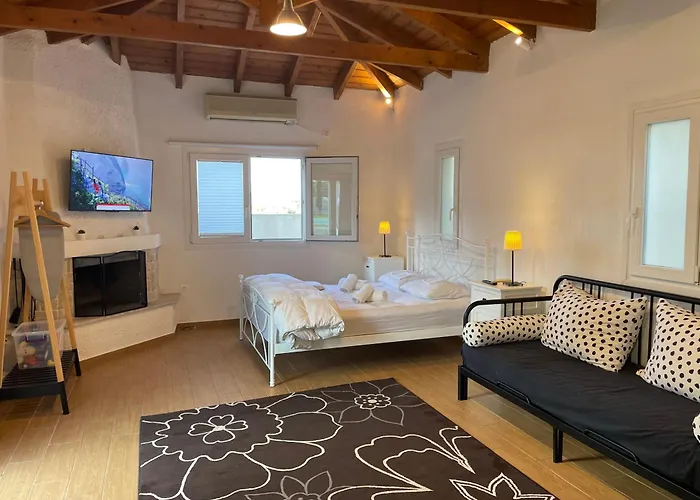 Pool Guesthouse